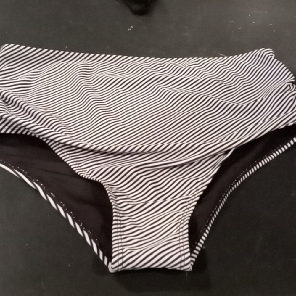NWOT Woman Suit Bottoms XL. NWOT - Picture 1 of 4